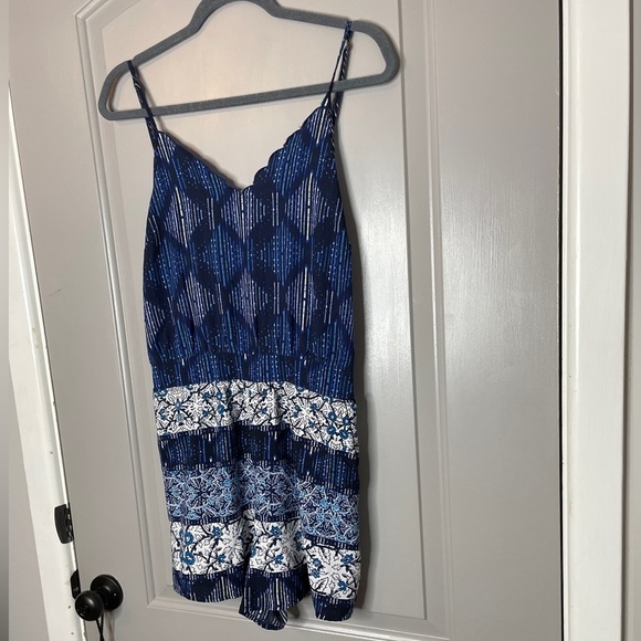 Forever 21 Size S Romper Navy Blue White Sleeveless Scalloped Pockets - Picture 2 of 8